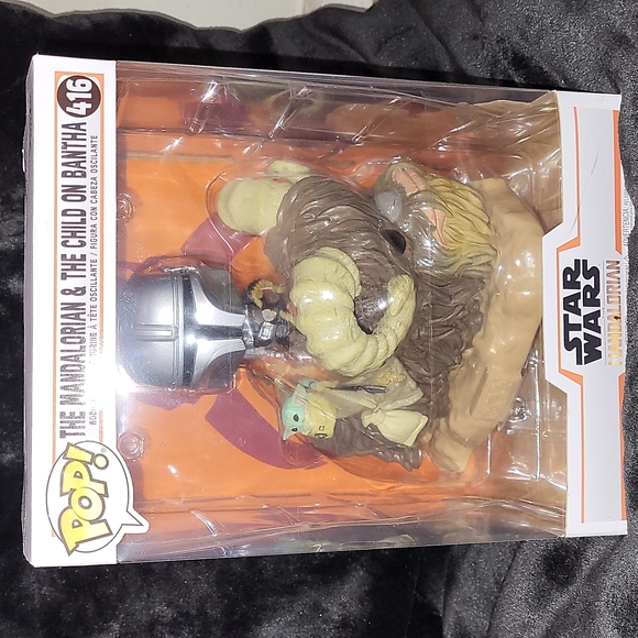 The mandalorian and the child on bantha pop - Picture 2 of 11